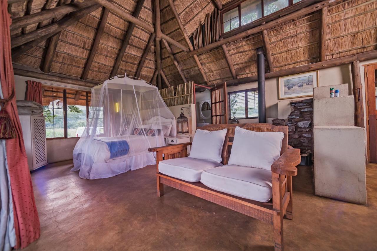 Caracal Lodge Alkmaar Buitenkant foto
