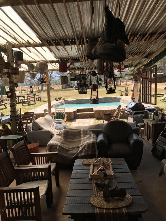 Caracal Lodge Alkmaar Buitenkant foto